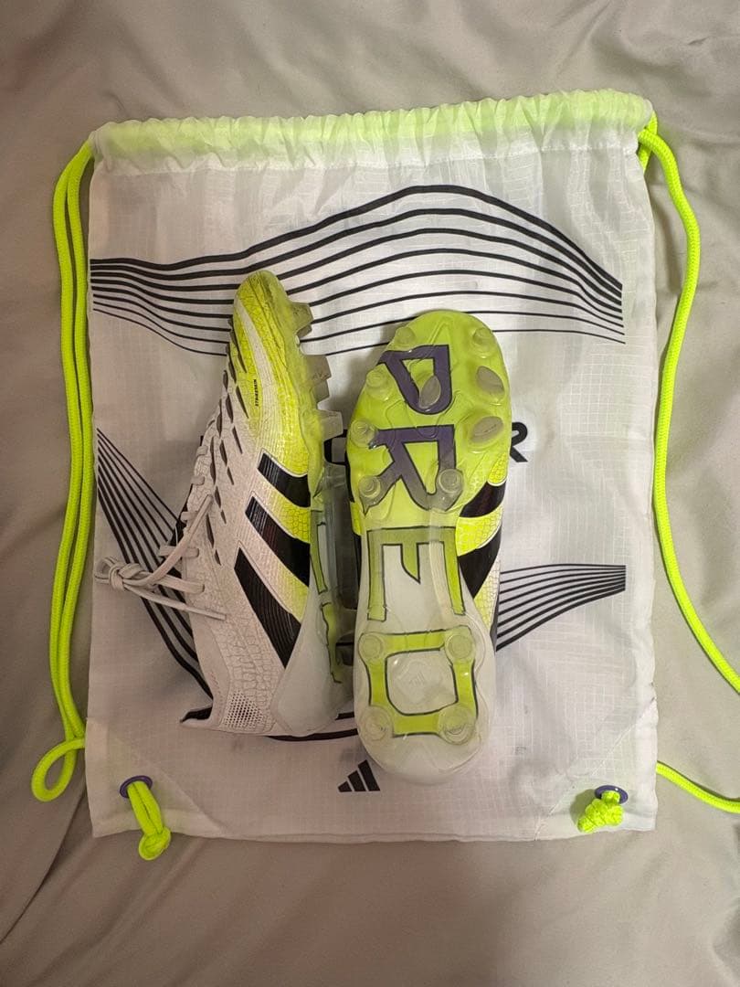 PREDATOR ELITE HGAG JPN サッカーシューズ