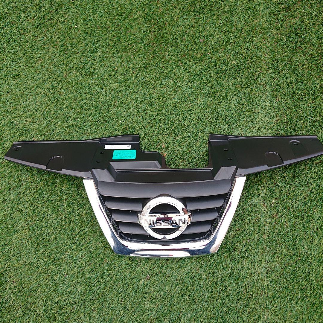 もえぴさん専用　ジューク　フロントグリル　センター・サイドグリル　前期　エンブ