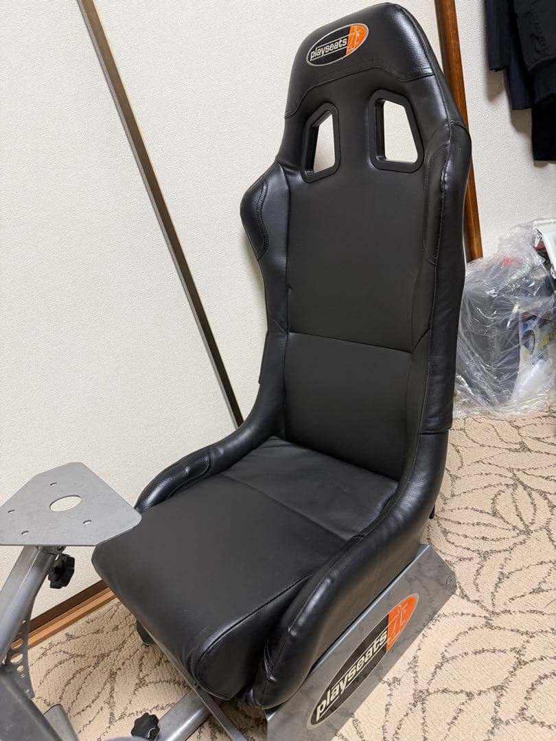 Playseat 黒・ロジクールGRAN TURISMO4・F1ソフト2本オマケ