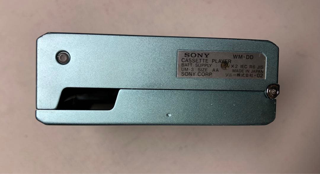 これ液漏復活？ワウフラ仕様通動くSONY WM-DDアナログガジェット、ブルーQ