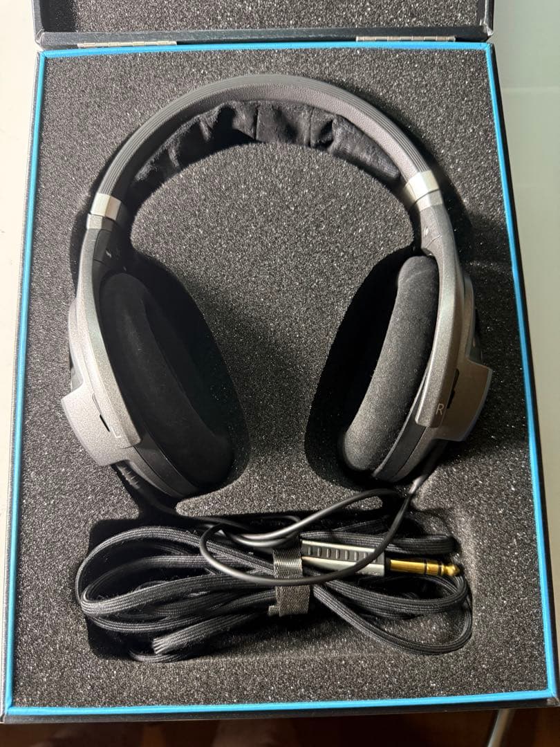 ゼンハイザー senheiser HD700オープン型ヘッドホン