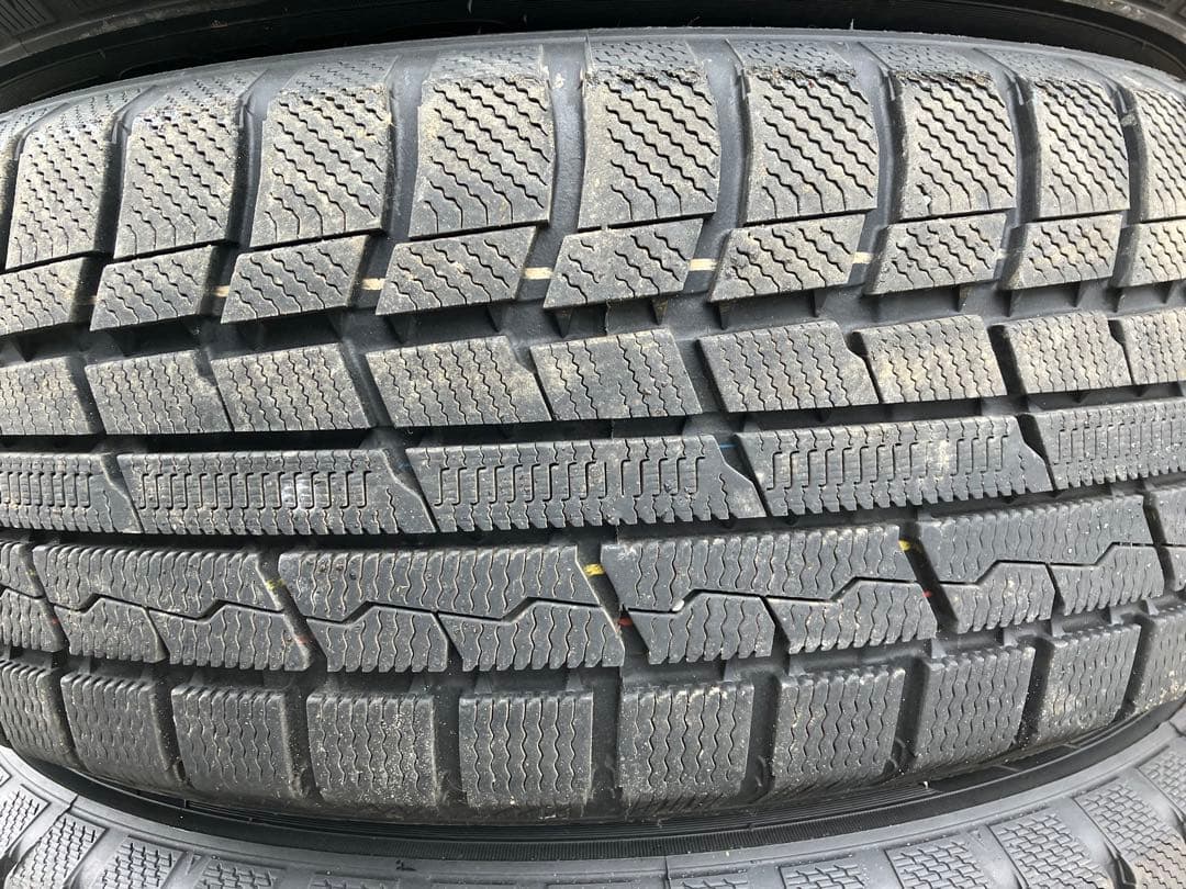 ミキさん用トーヨータイヤ225/60R17スタッドレスホイールセット17 SUV