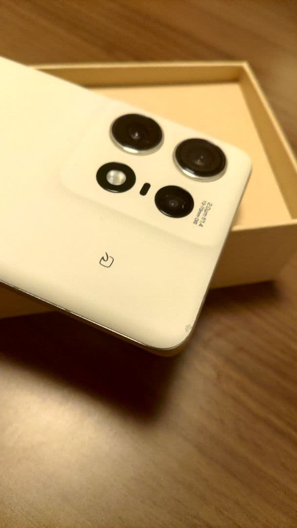 Motorola edge 50s PRO バニラ 本体