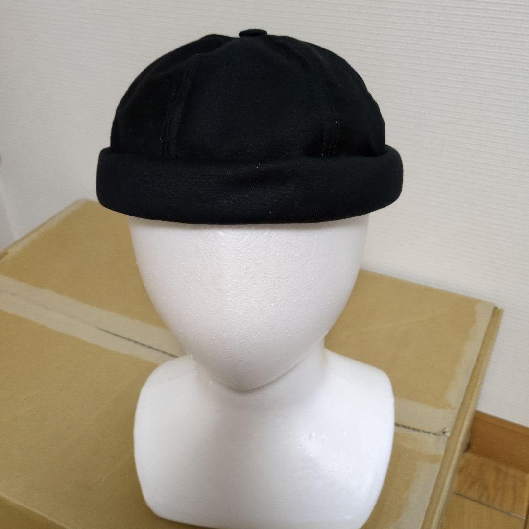 黒のキャップ レザー調バックストラップ