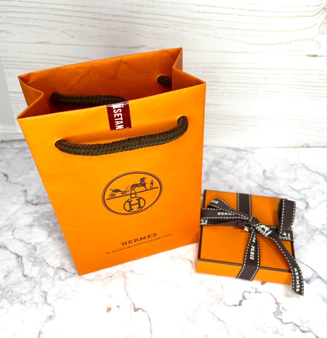 値下 新品未使用　HERMES POUDRE D'ORFÈVRE フェイスパウダ