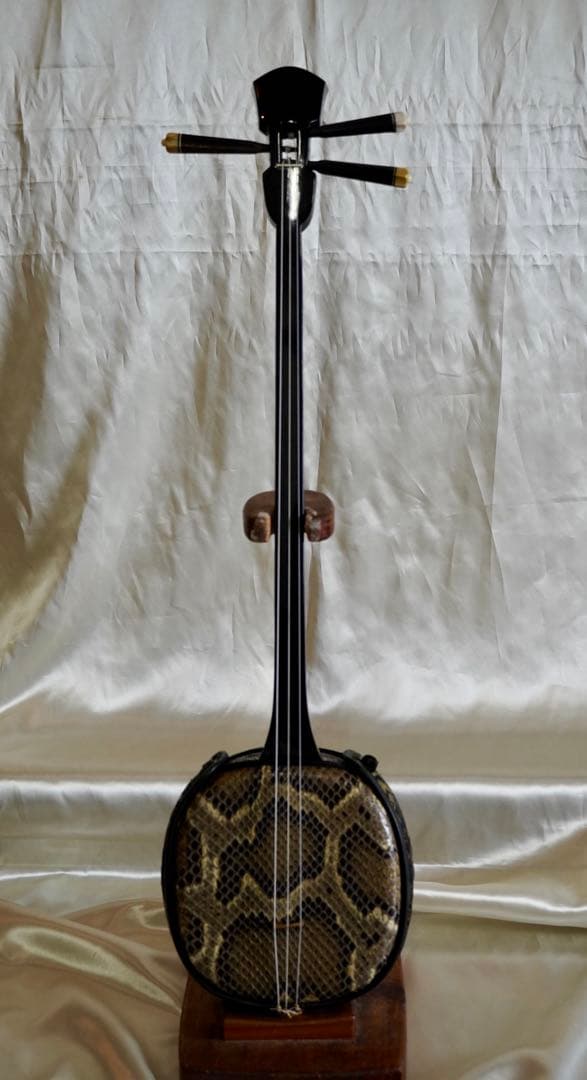 昭和の八重山黒木ウジラー與那風真壁型三線　良く響きます※大特価販売！