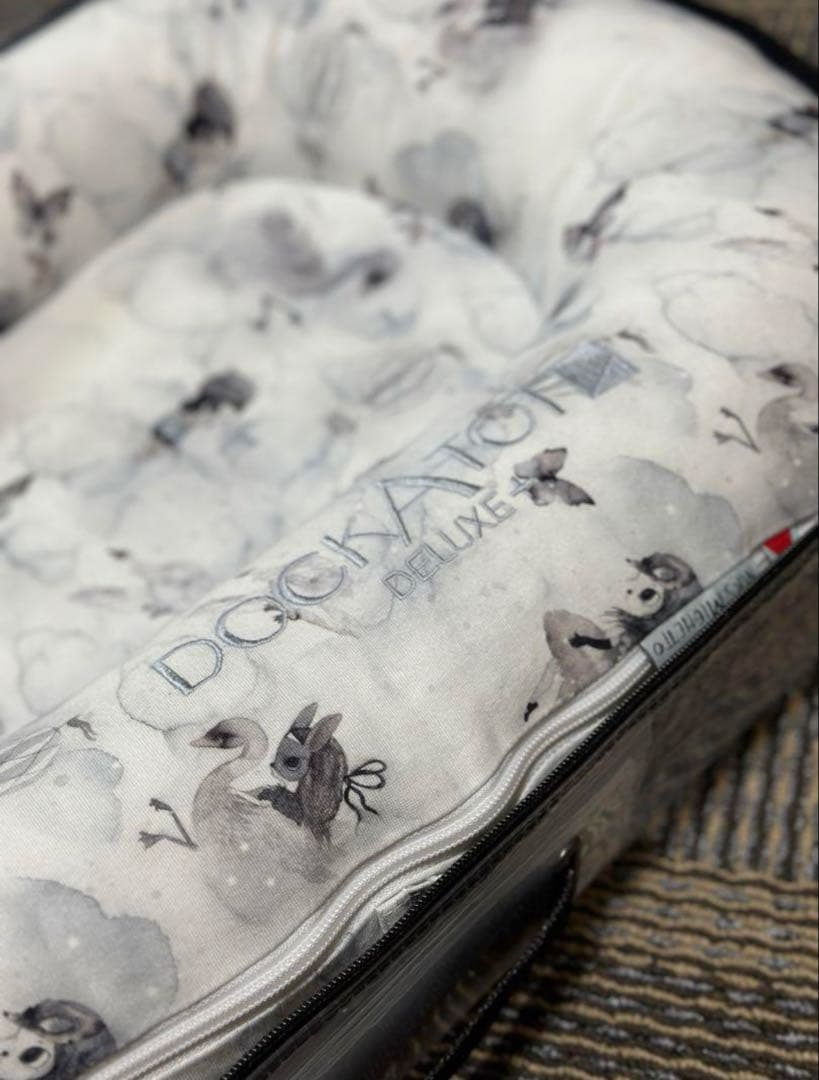 【極美品お得なスペア付き】DOCKATOT ドッカトット　デラックスプラス