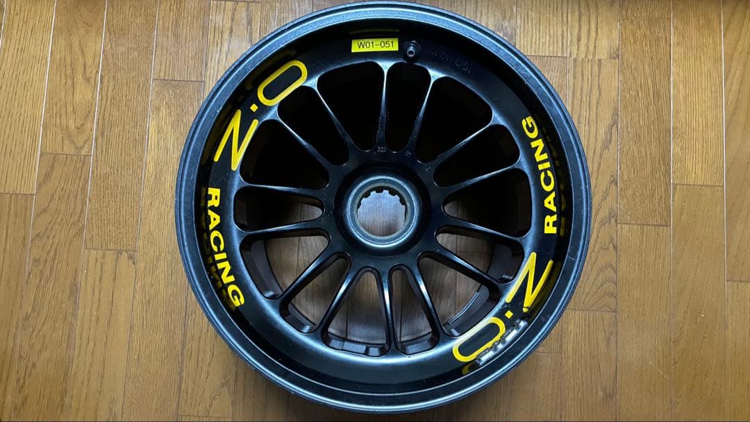 e*p様 F1 フロントホイール　OZ Racing Jordan証明書付