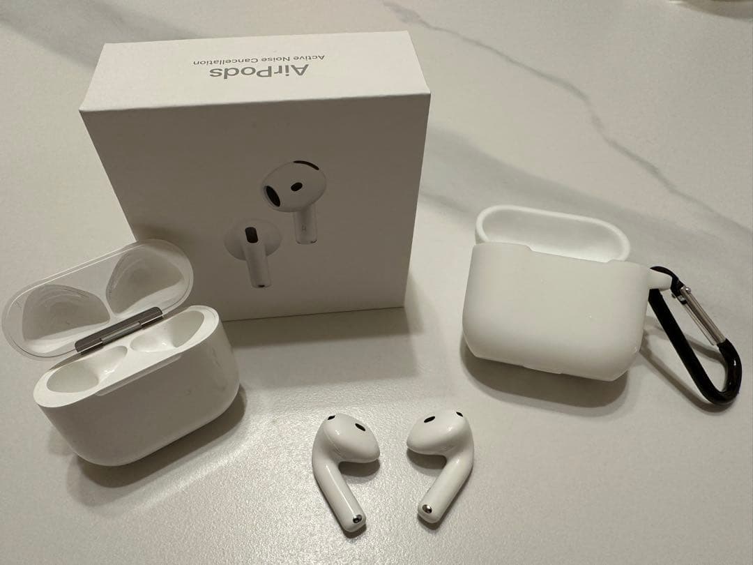 AirPods4 本体 ホワイト シリコンケース付き