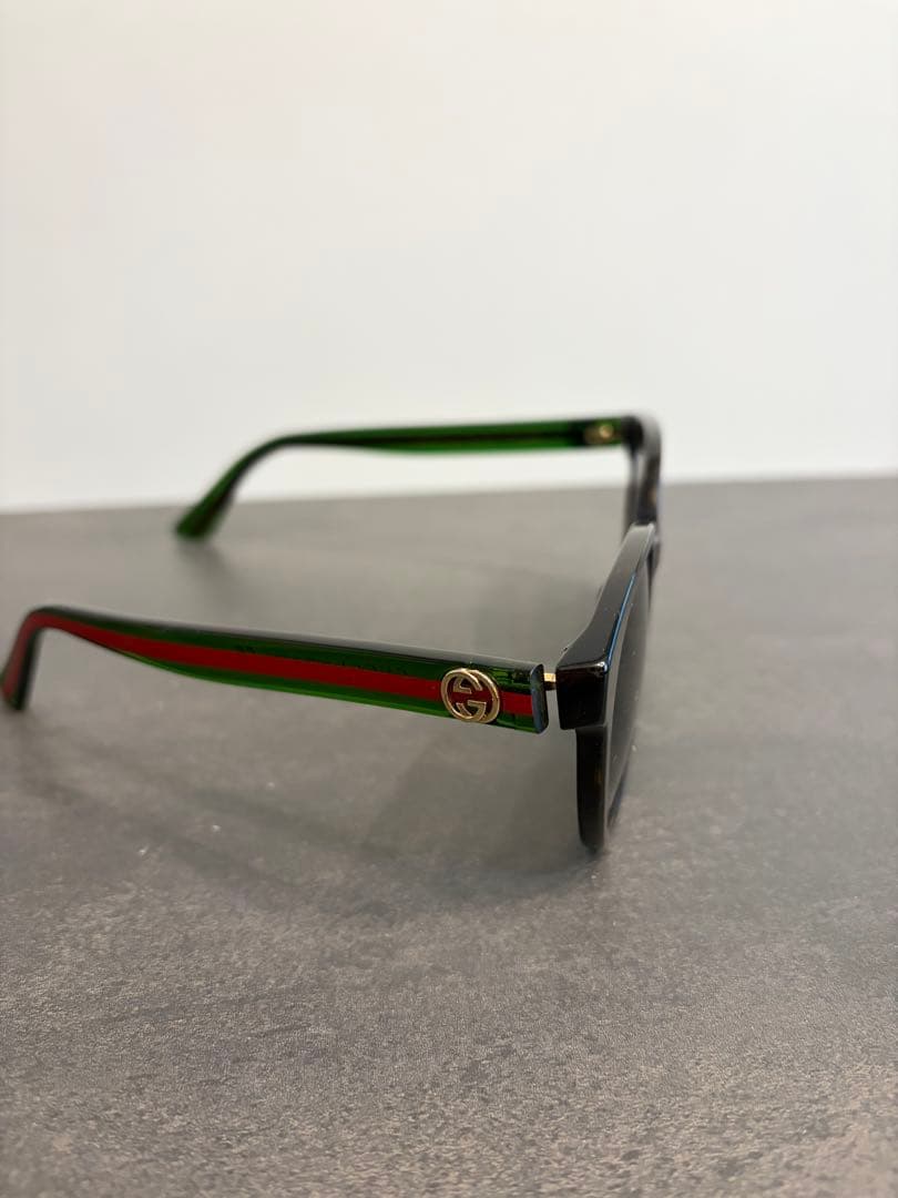 GUCCI キャットアイサングラス
