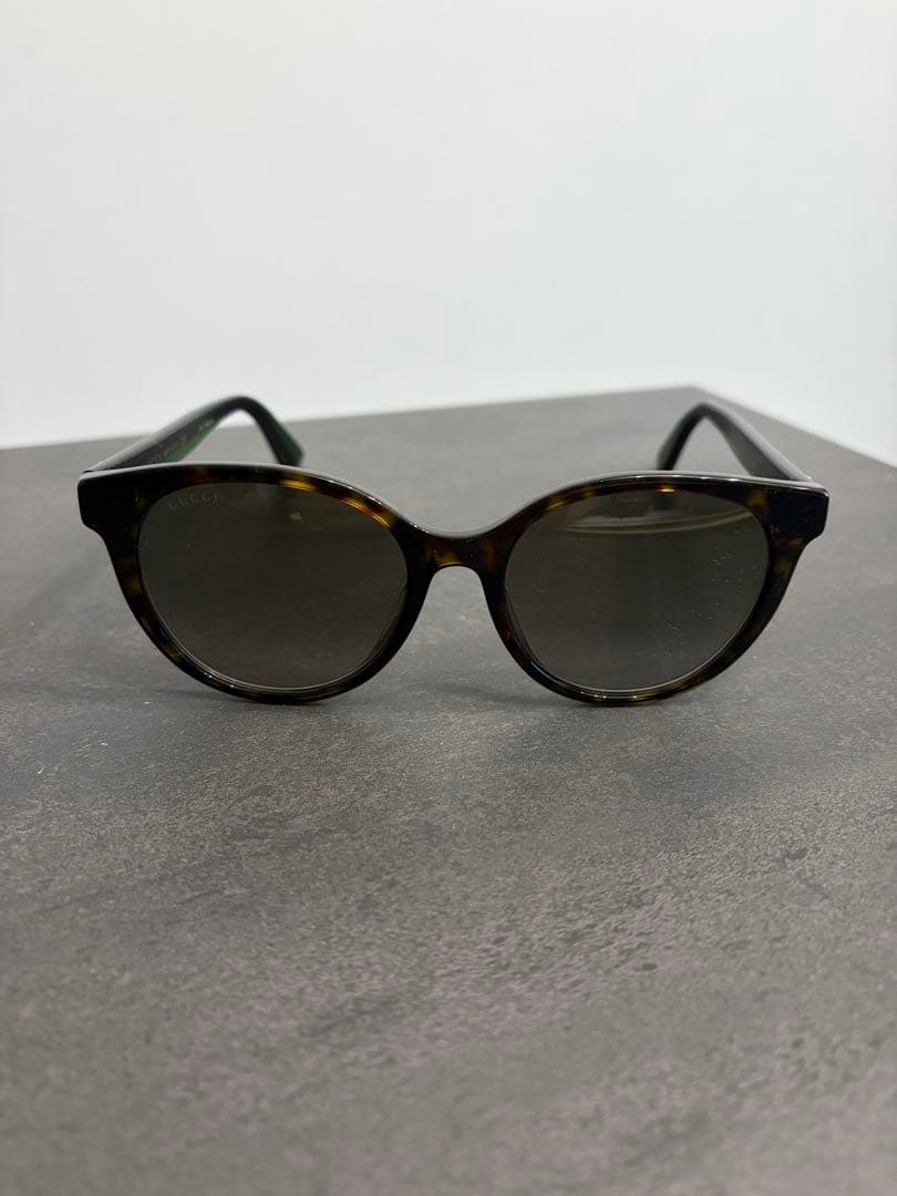 GUCCI キャットアイサングラス