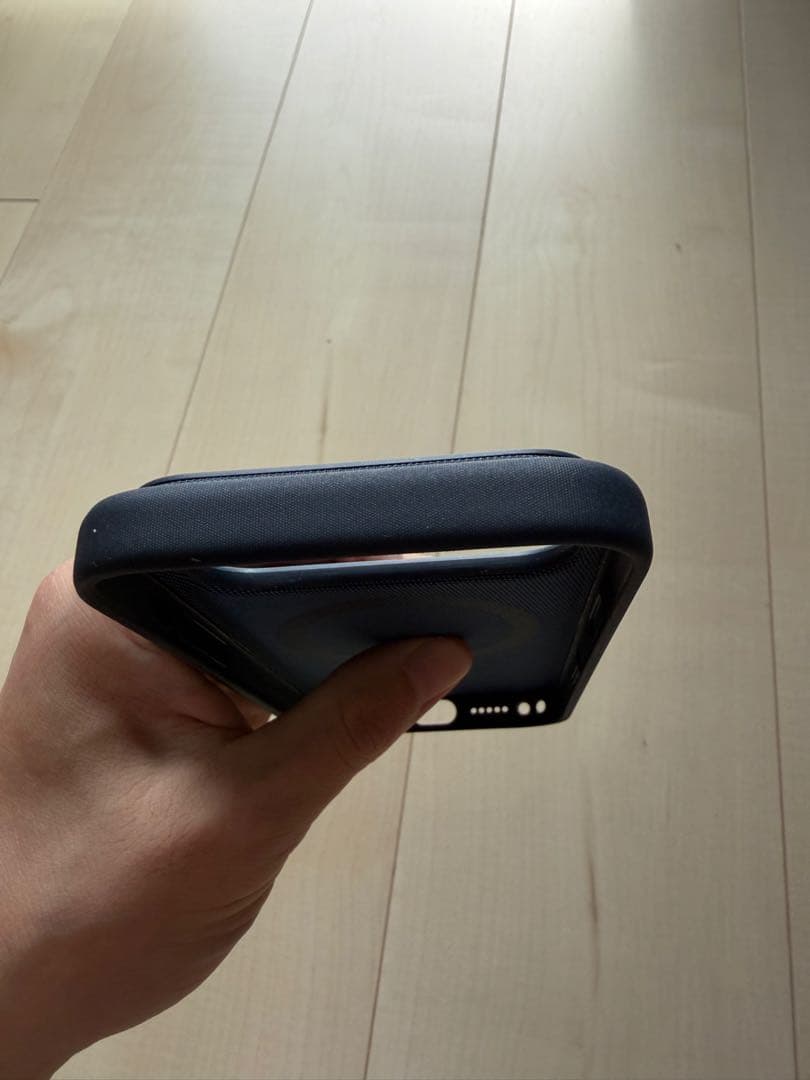 アイフォン17pro テックウーブンケース　紺色