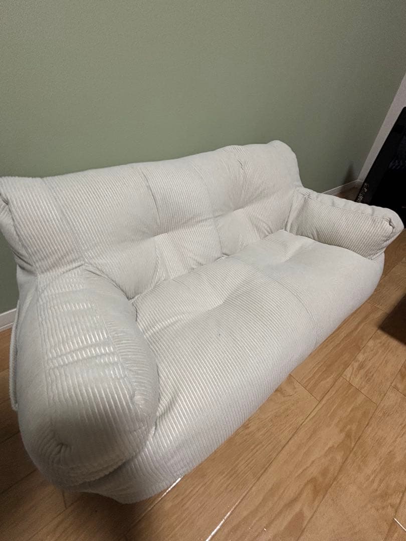 ストライプデザイン ホワイト2人掛けソファ