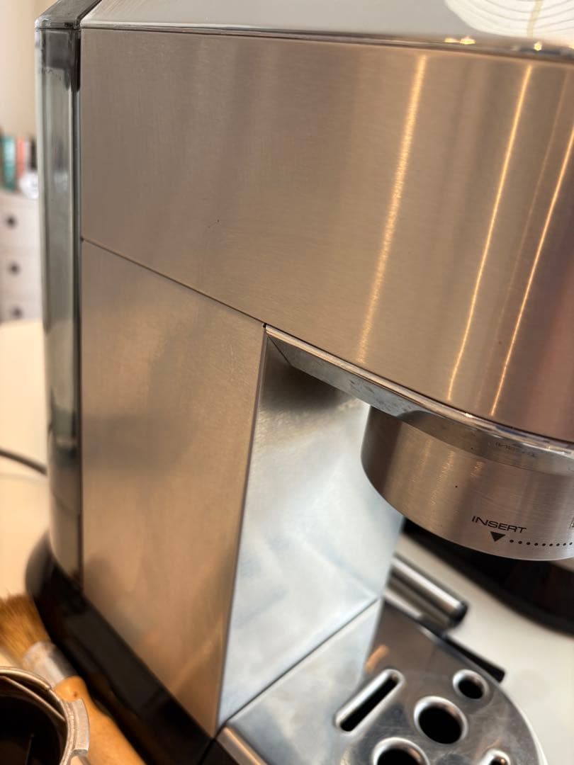 美品　デロンギDeLonghiエスプレッソマシン、グラインダーセット　おまけつき