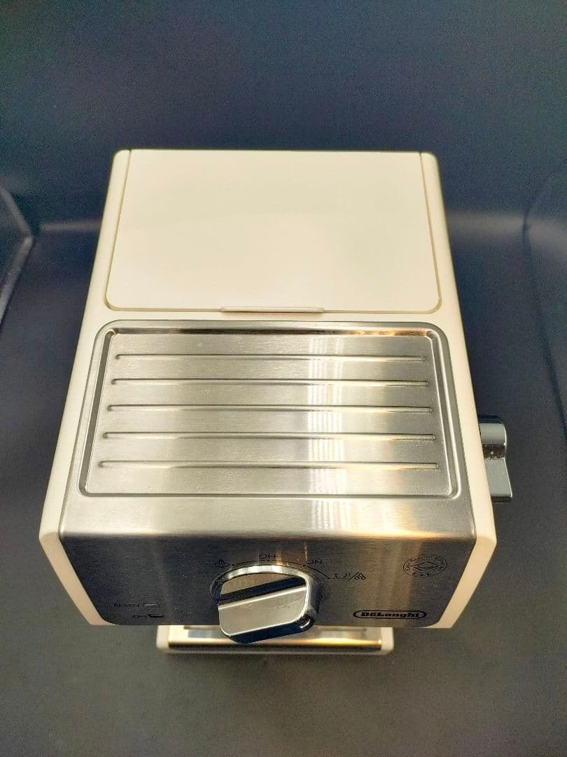 デロンギ エスプレッソ・カプチーノメーカー ECP3220J-W