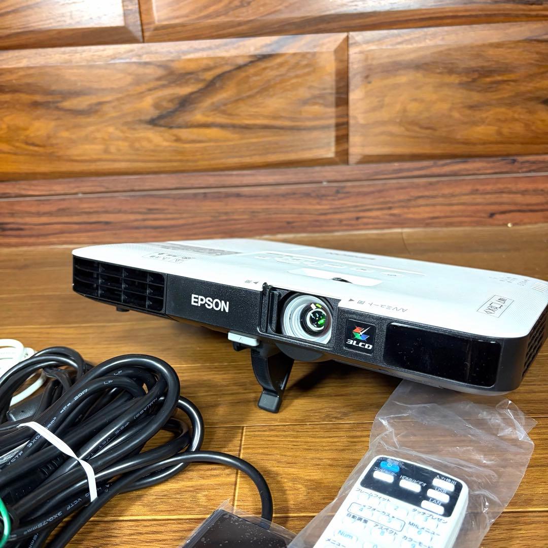 EPSON エプソン プロジェクター EB-1780W 単焦点 未使用級