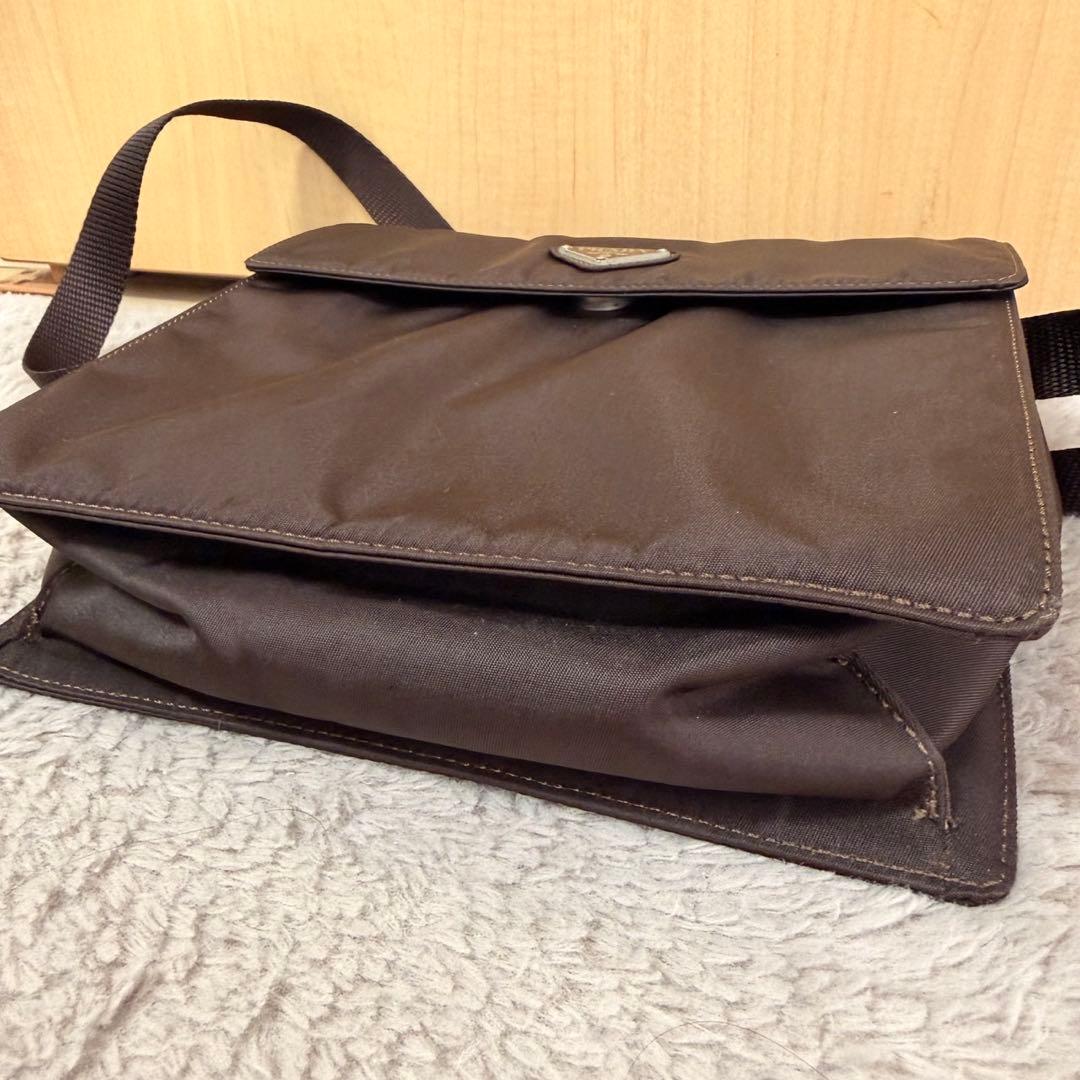 美品PRADA ナイロン ショルダーバッグ ブラウン 三角ロゴ