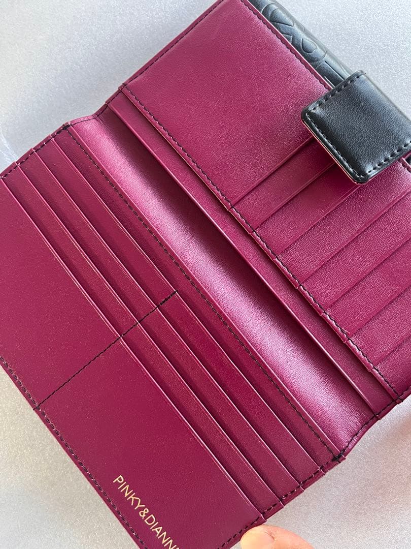 値下げ！PINKY & DIANNE ロゴ型押し 長財布 ブラック