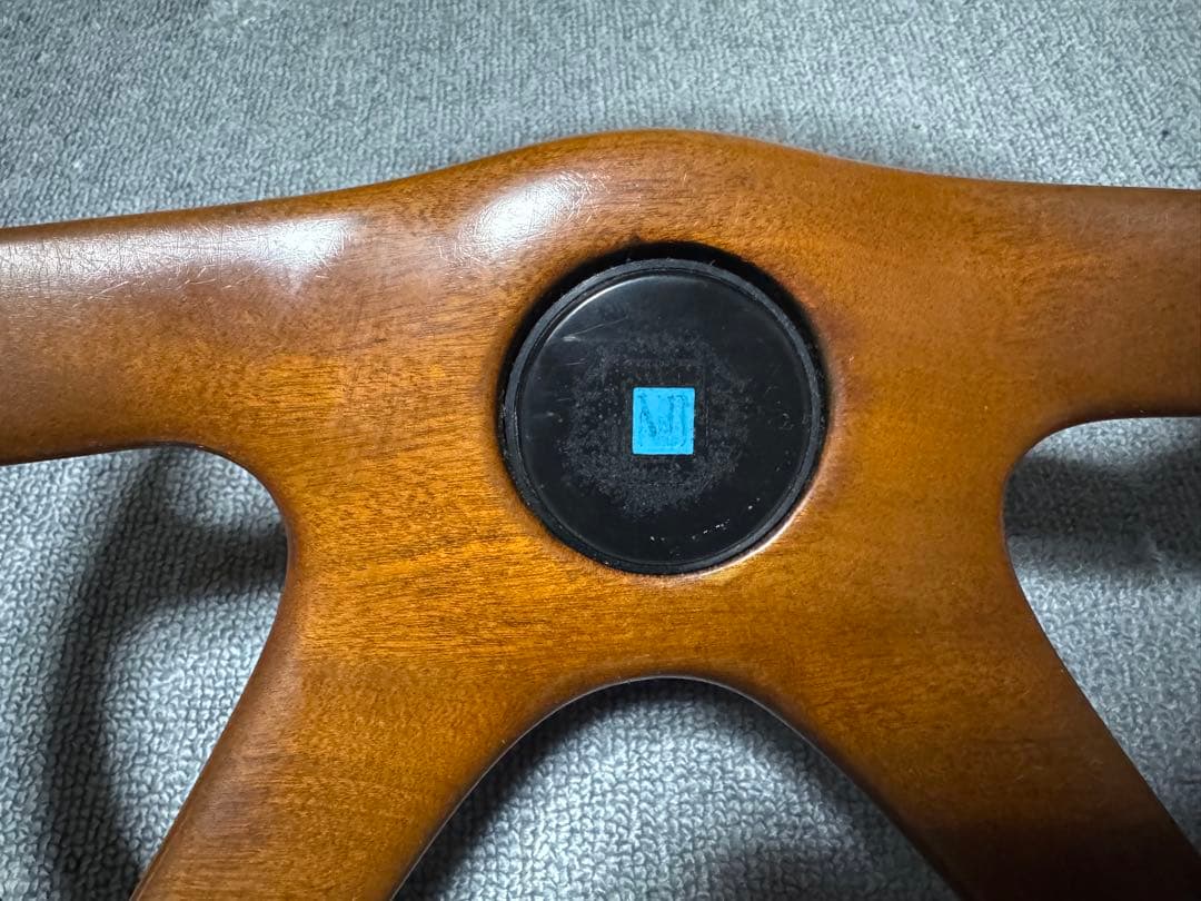 ナルディ4本スポーク ウッドステアリング