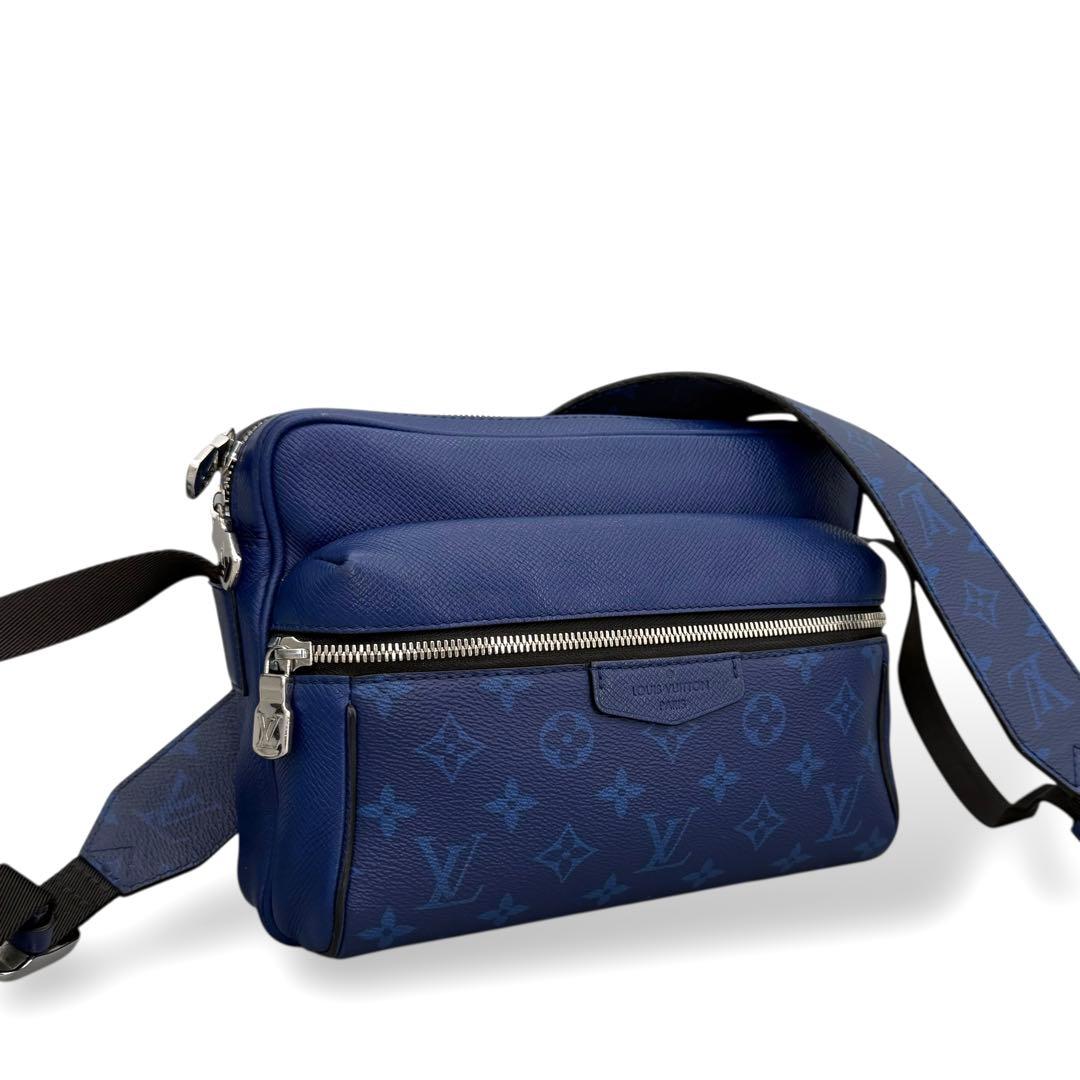 [未使用級] ルイヴィトン　タイガラマ　アウトドアメッセンジャー　PM ブルー