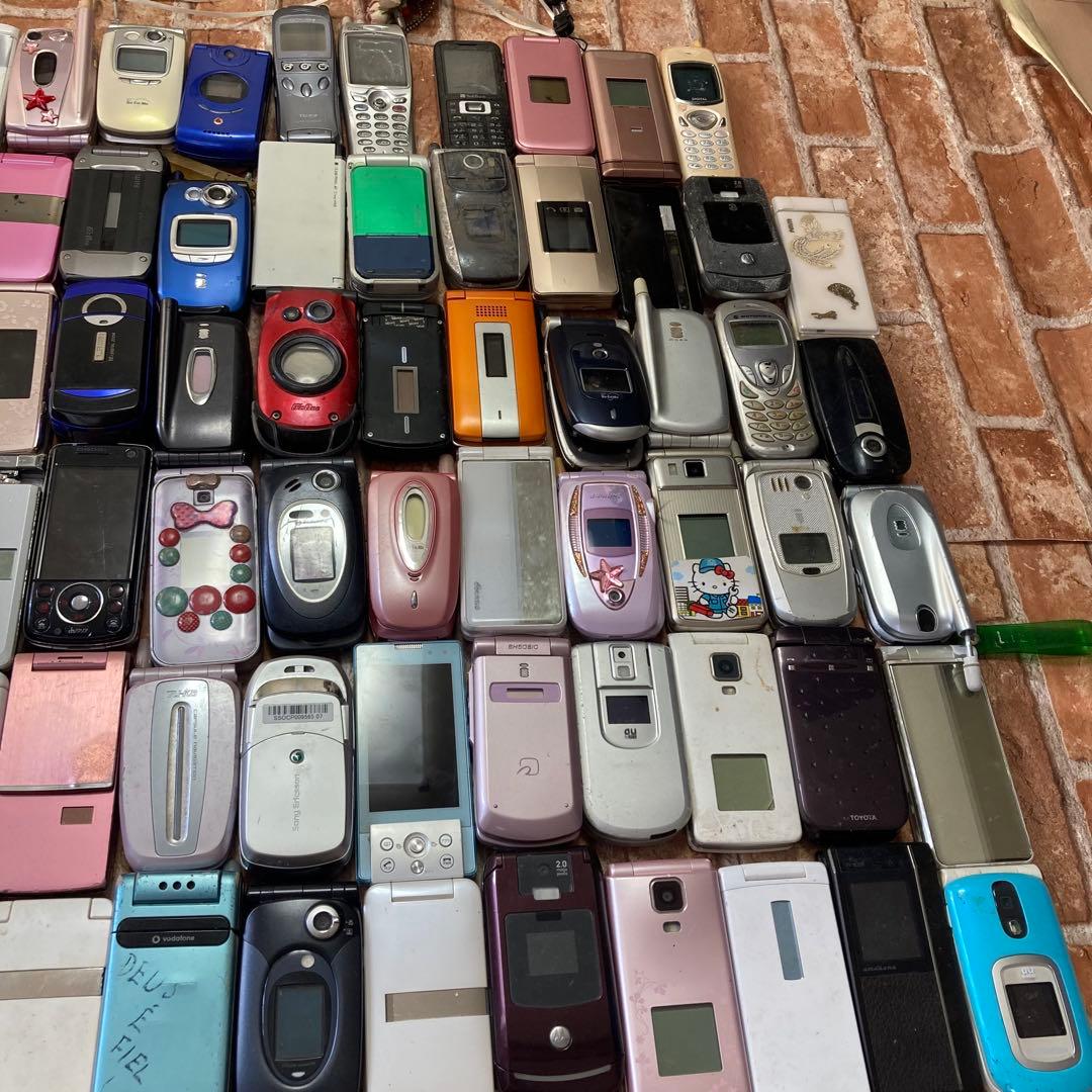 ガラケー 携帯電話 83台 まとめ ジャンク 動作未確認品