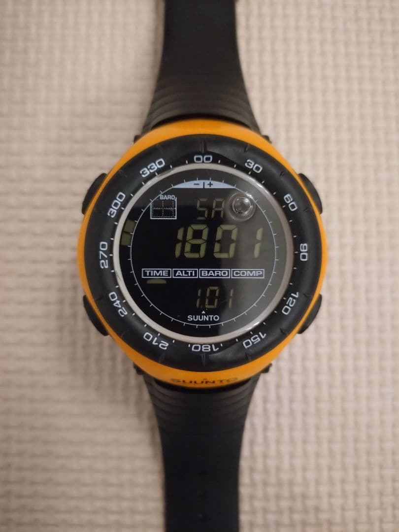超美品 限定 SUUNTO VECTOR スント イエロー