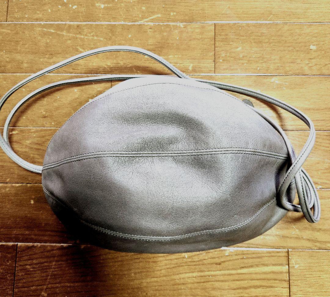 ヨーガンレール　ラグビーボールショルダーバッグ　グレージュ