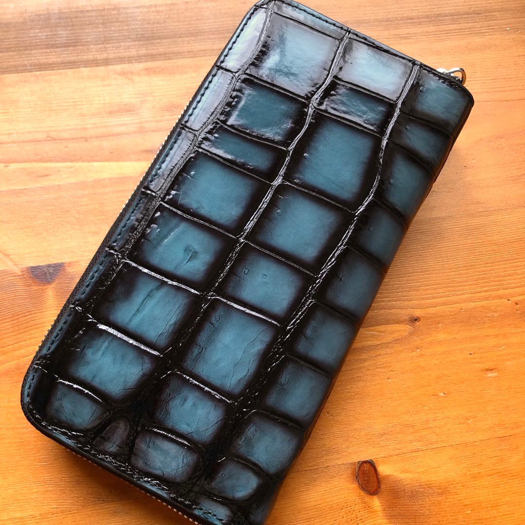 か*か様 本物　クロコダイル　シャムワニ　 長財布 ワニ革 一枚革　水色　ターコ