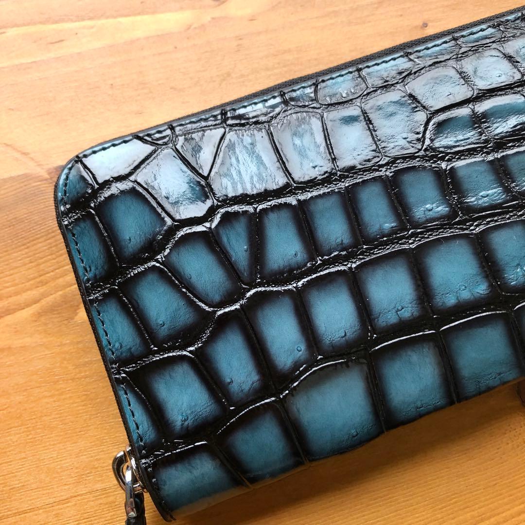 か*か様 本物　クロコダイル　シャムワニ　 長財布 ワニ革 一枚革　水色　ターコ
