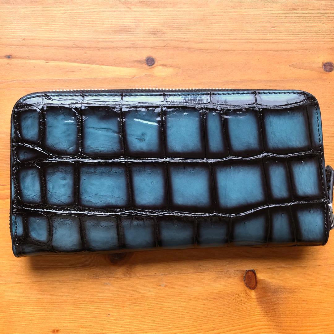 か*か様 本物　クロコダイル　シャムワニ　 長財布 ワニ革 一枚革　水色　ターコ