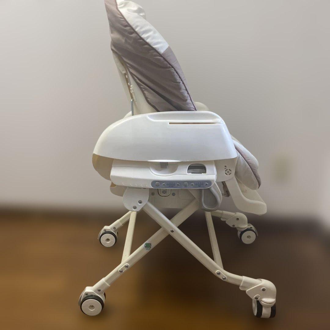 【美品】コンビ ネムリラ オートスウィング 電動 ベージュ/ホワイト