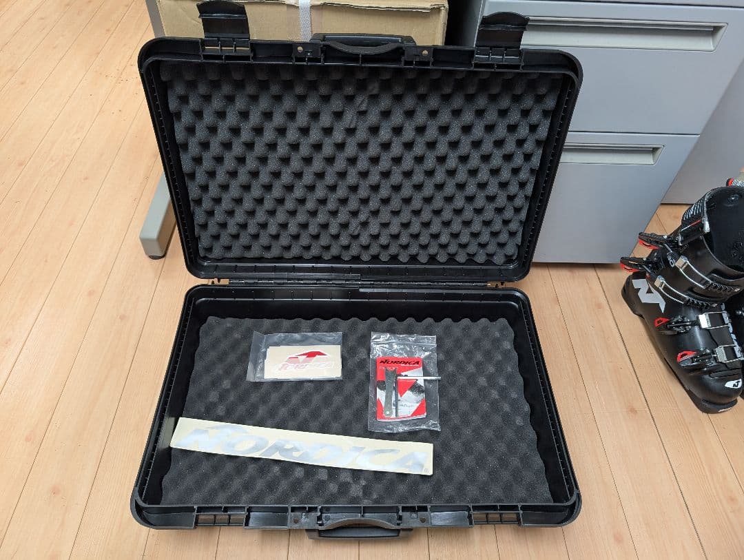 Nordica ドーベルマン WC 130 男性用スキーブーツ