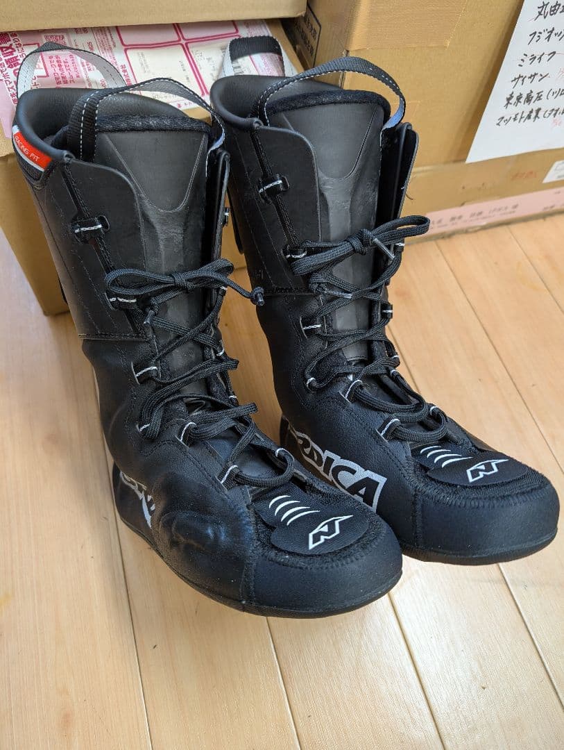 Nordica ドーベルマン WC 130 男性用スキーブーツ