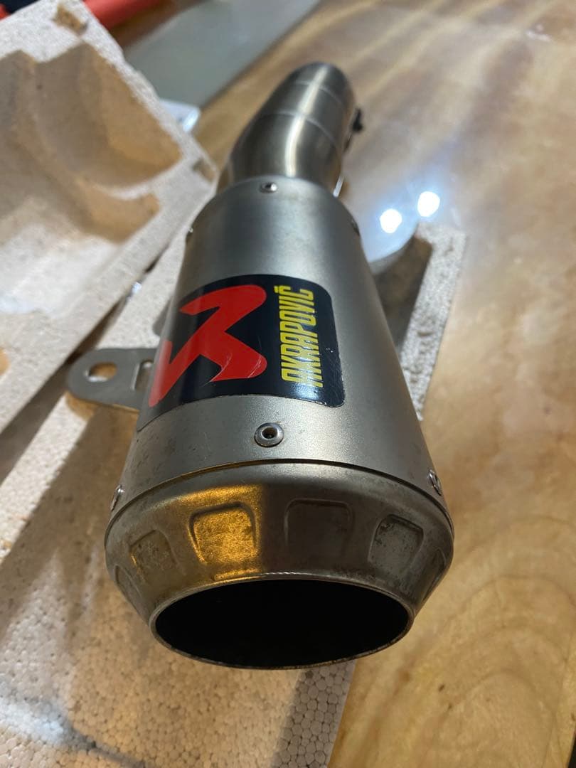 アクラポヴィッチマフラー R25 週末値下げ中❗️さらに値下げ