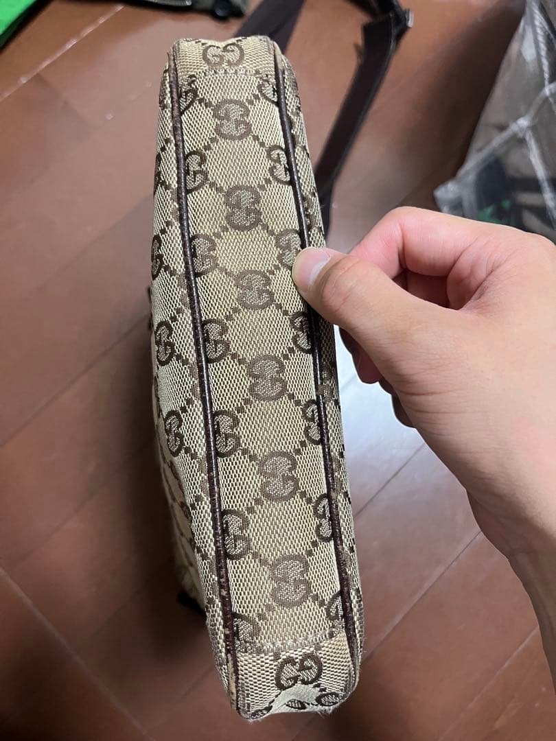 gucci ショルダーバッグ　ビンテージ　GGキャンバス