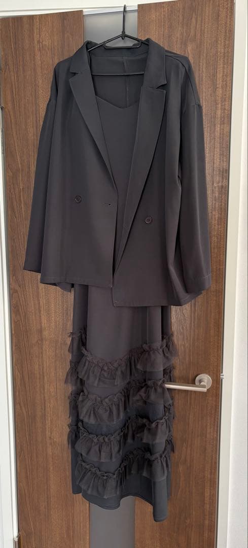 スーツ・フォーマル・ドレス et.UNIVER Transparent hem setup dress