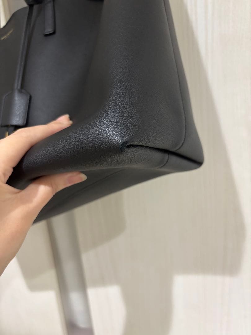 SAINT LAURENT ブラックレザートートバッグ