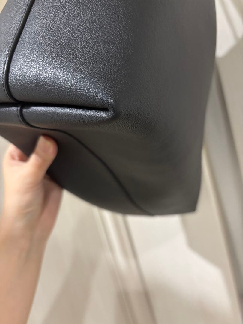 SAINT LAURENT ブラックレザートートバッグ