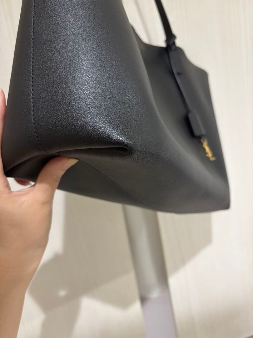 SAINT LAURENT ブラックレザートートバッグ