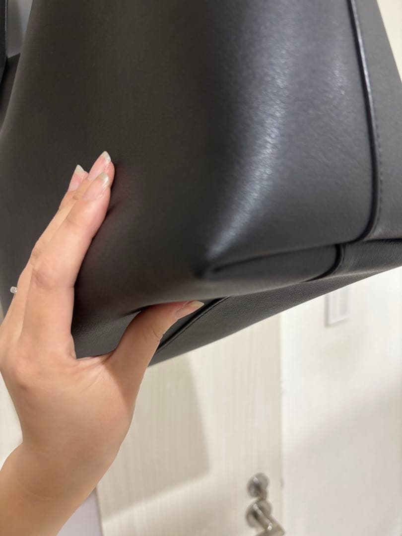 SAINT LAURENT ブラックレザートートバッグ