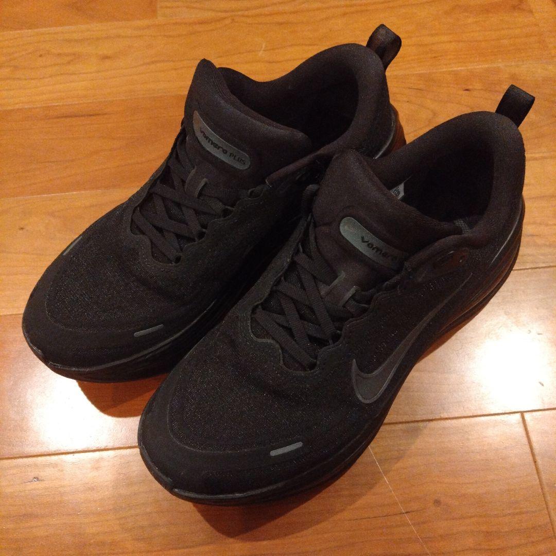 Nike ボメロプラス　(26.5cm)