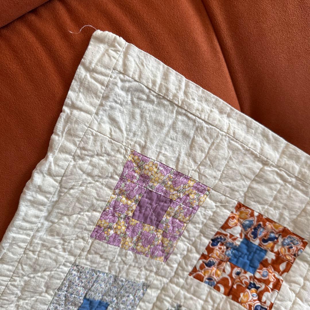 アンティークキルト パステルフラワーが可愛いナインパッチ クリブキルト