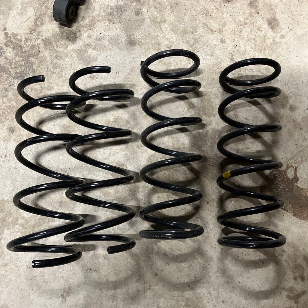 LA400 純正ショック　l275