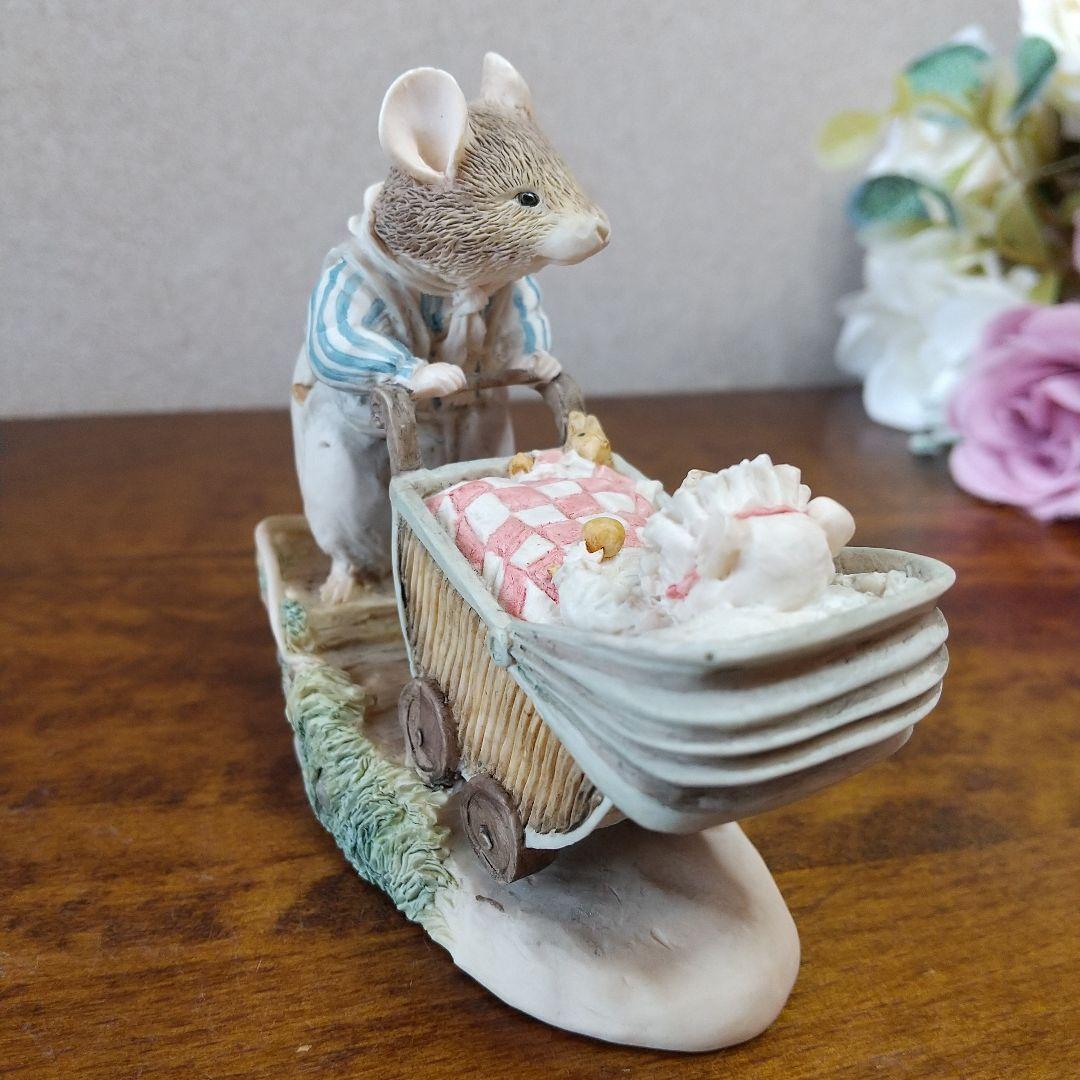 ボーダーファインアーツ ブランブリーヘッジ Dusty pushing Pram