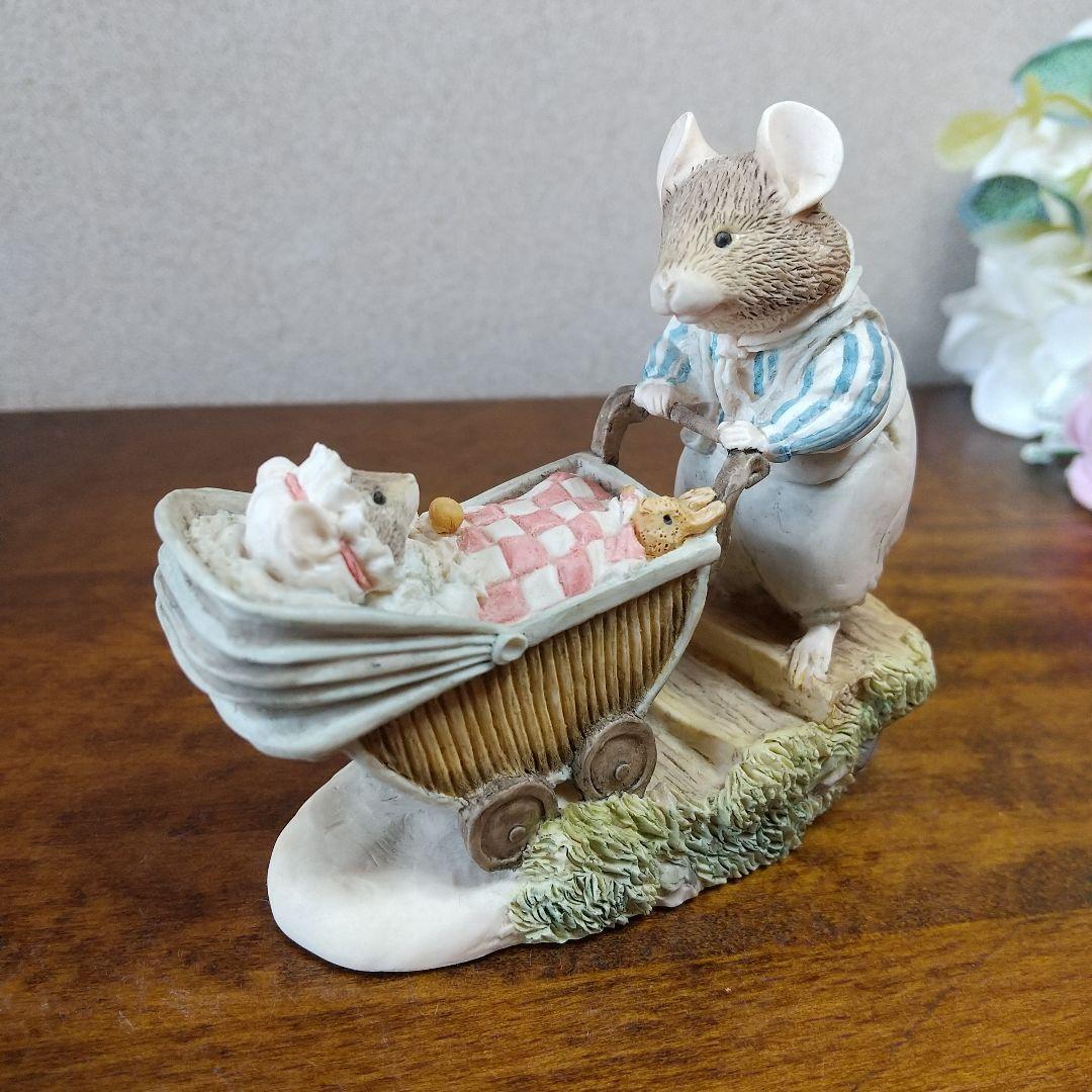 ボーダーファインアーツ ブランブリーヘッジ Dusty pushing Pram