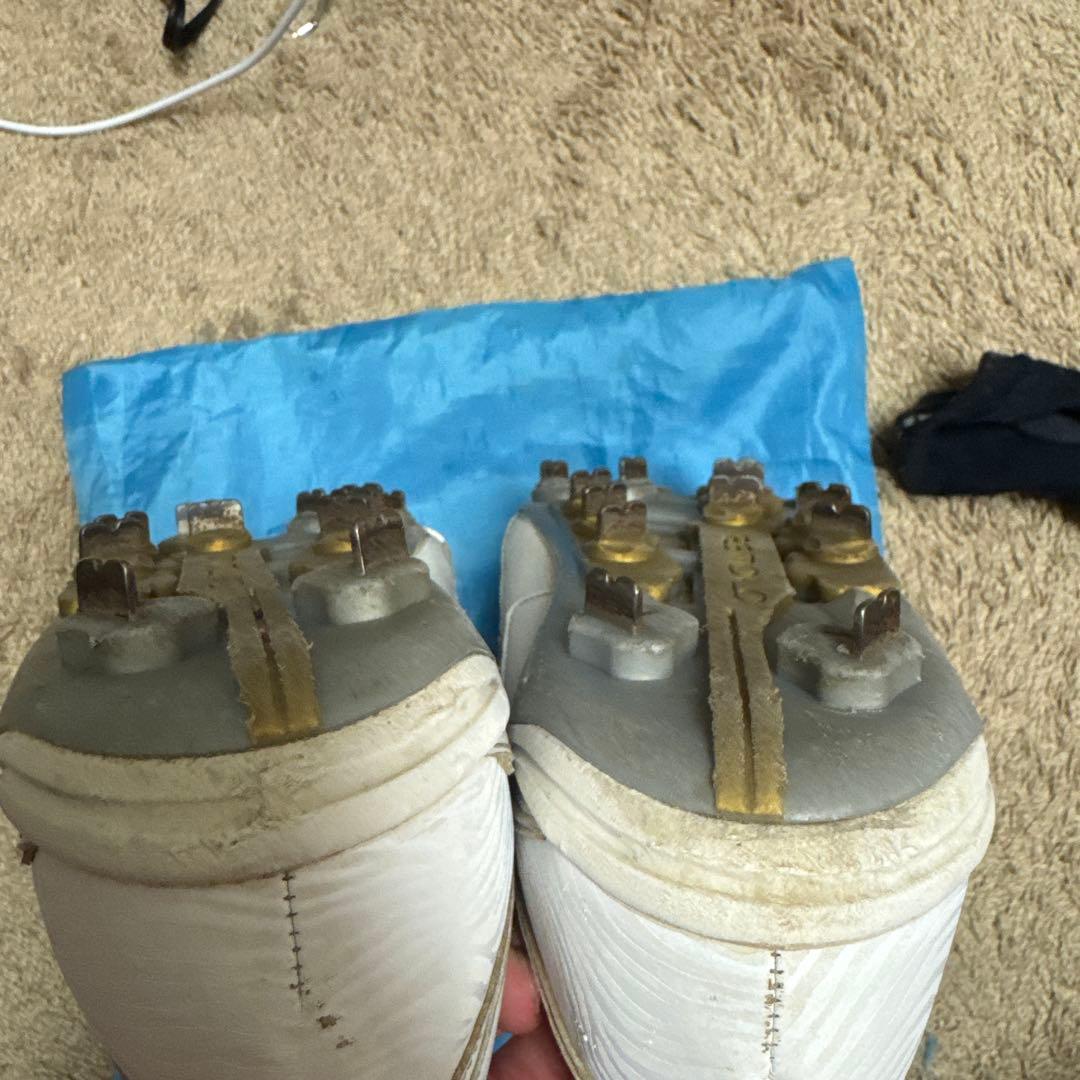 ビモロ　白スパイク28