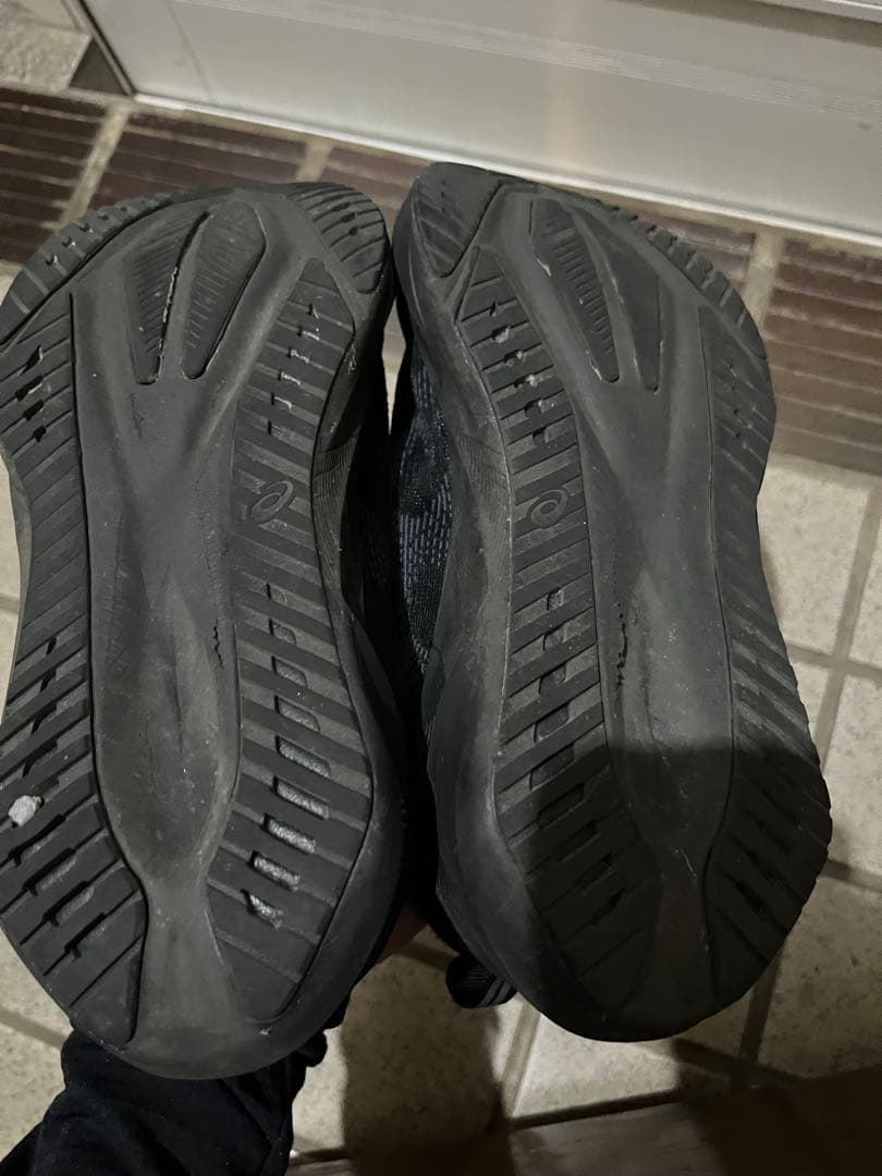 ASICS ノヴァブラスト5 ワイド　メンズ25.5cm