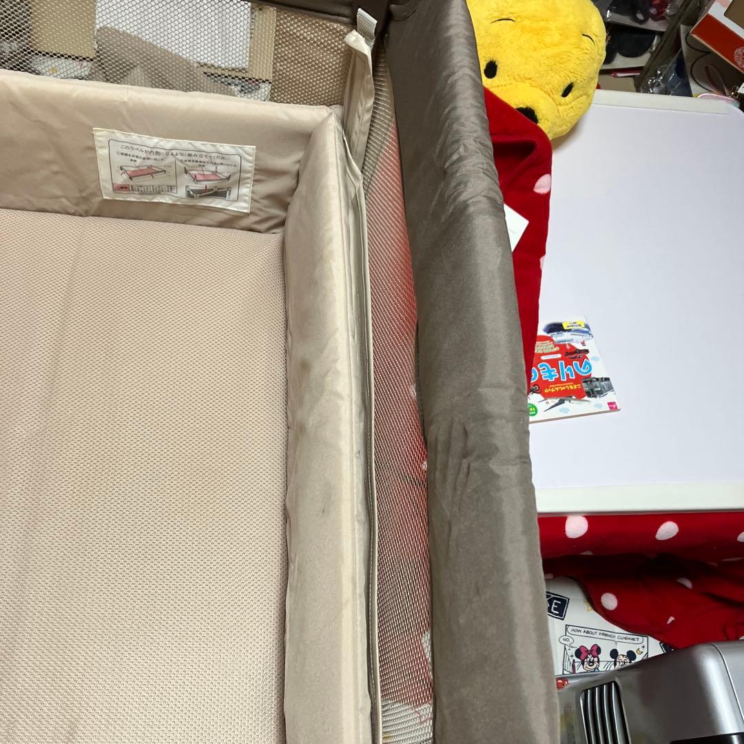 アップリカ　ココネルエアー折りたたみ式ベビーベッド ココアブラウン色