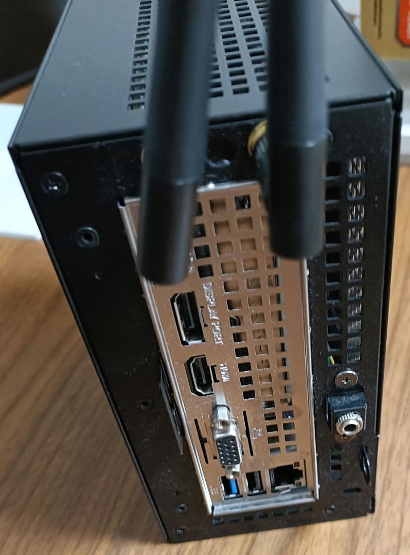 【即日発送、限定大幅値下げ中】ミニパソコン　desk mini a300