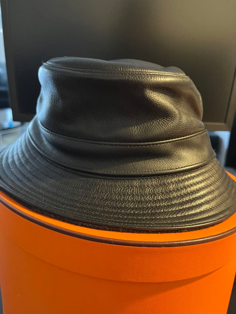 hermes レディースレザーハット　ブラックsize59
